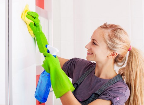 Professional curtain cleaning for a Hammersmith home interior